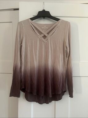 American Eagle Soft & Sexy Women's Ombre Long-Sleeve V-Neck Top